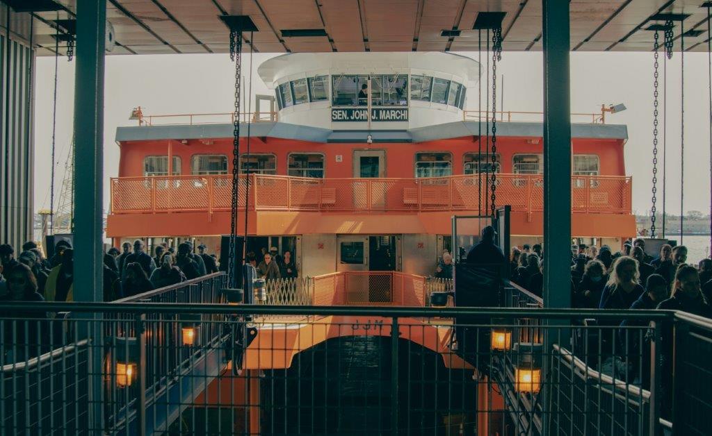 ¿Cómo se ve la Estatua de la Libertad desde el Ferry de Staten Island?